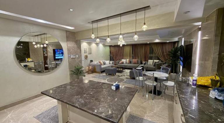 Luxurious 2 beds Apartment at Cairo Dokki Located primarily in Mossadak street — photo 4
