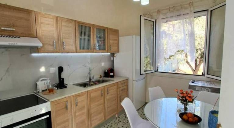 Vacation home with garden & patio — photo 4