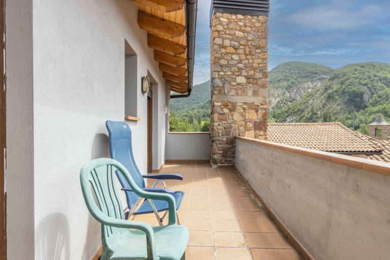 Apartment with patio | Mountain view — photo 5