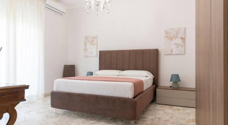 Apartment with 1 room for 15 persons — photo 2