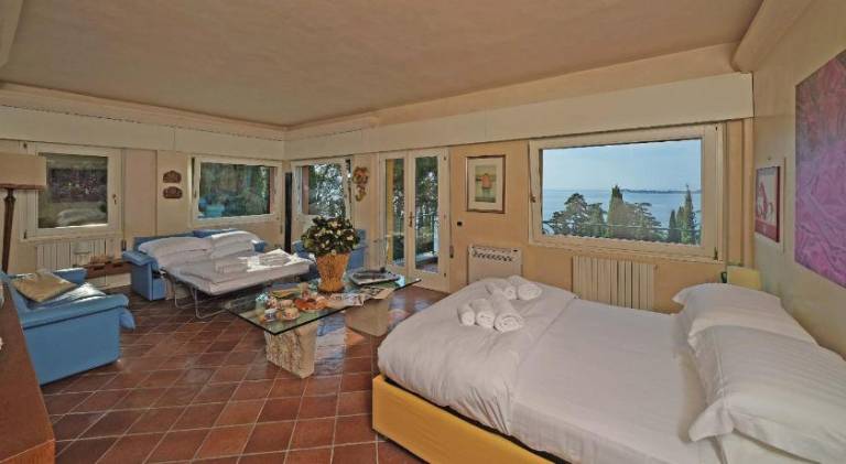 Villa with pool — photo 2