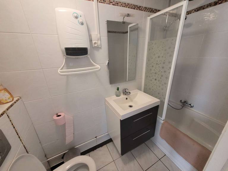 Pleasant villa with yard | Beach nearby | Pet-friendly — photo 4