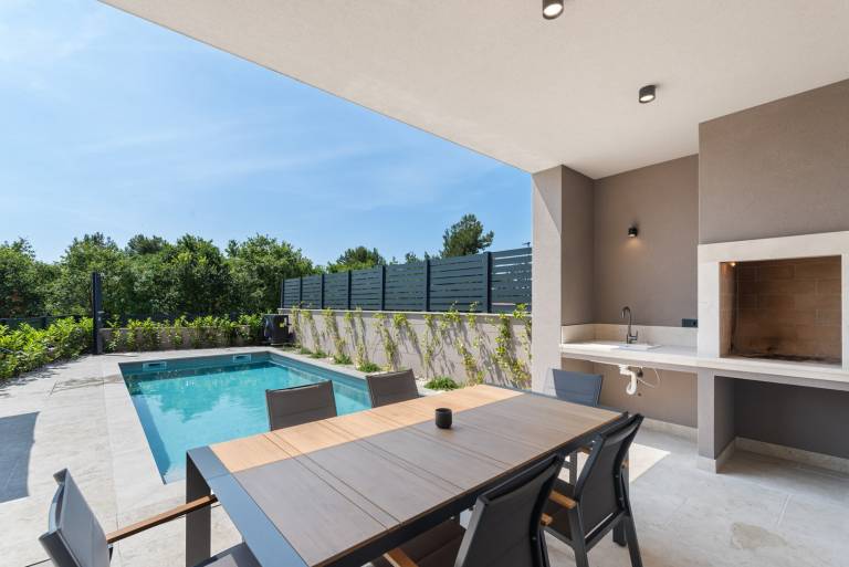 Fully equipped charming villa with barbeque, terrace & garden | Pet-friendly — photo 4