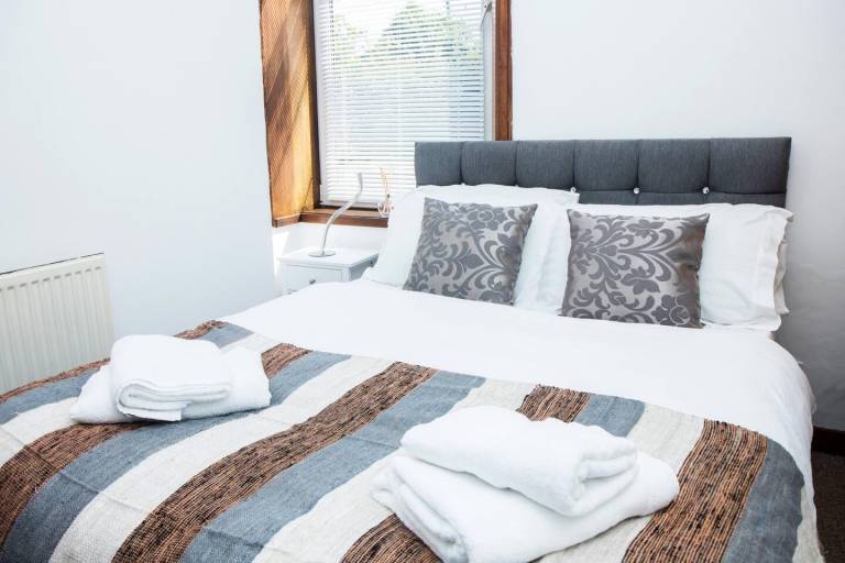 1 Bed Flat Sleeps 2 Parking Wifi