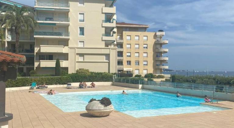 Rental apartment with pool — photo 3