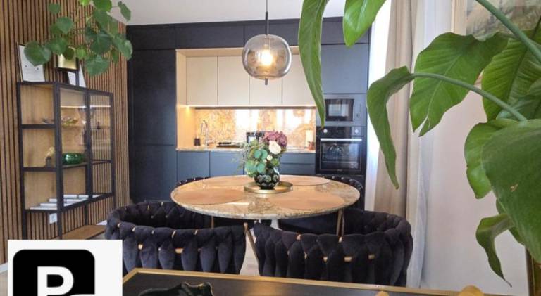 7thHeaven centre suite FREE PARKING in the building in Bratislava