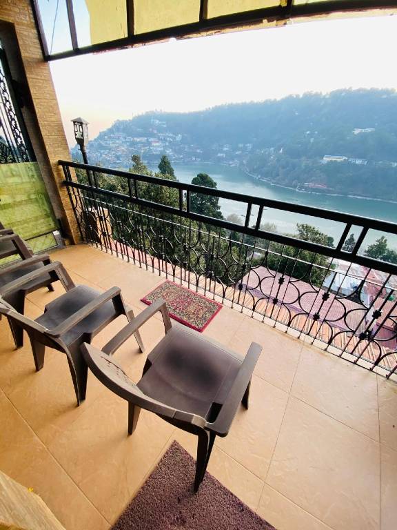 House Nainital Lake