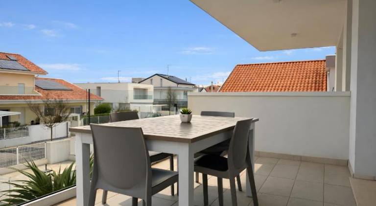 Lovely rental apartment with pool & patio | Pets allowed — photo 4