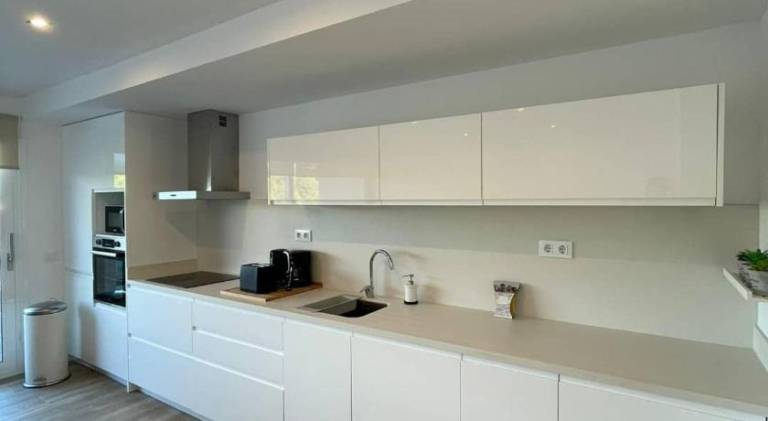 Apartment with pool, yard & terrace — photo 5