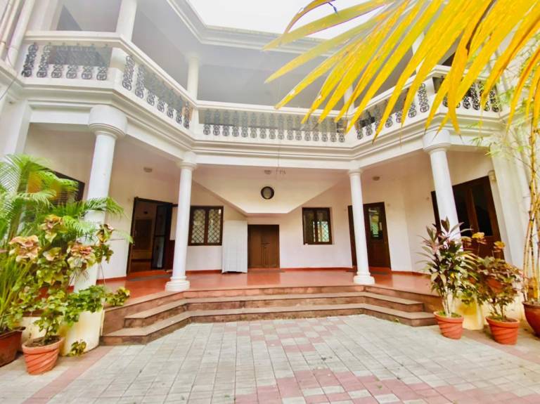 400 m² Villa