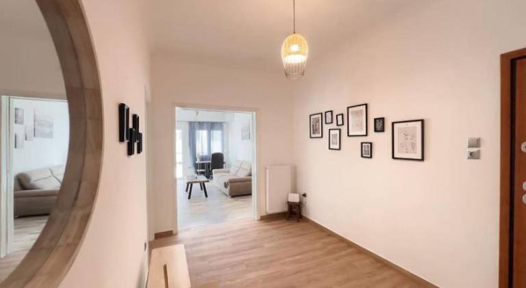 Apartment with terrace — photo 3
