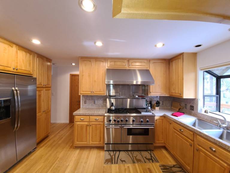 House with barbecue — photo 5