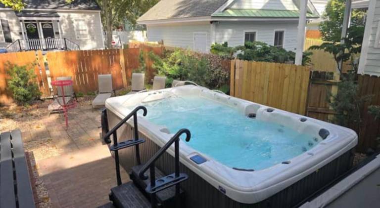 Vacation home with garden, jacuzzi & pool | Pets are welcome — photo 5