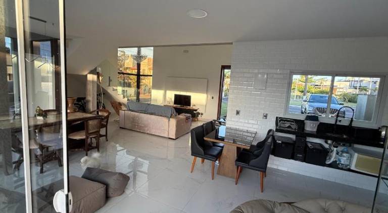 House with pool | Pet-friendly — photo 2