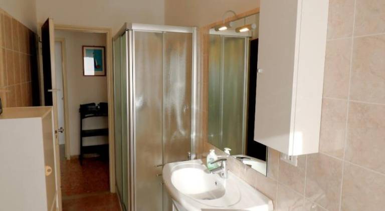 Apartment with 2 rooms for 5 persons — photo 4