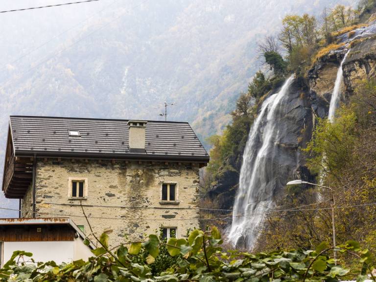 Borgonuovo Waterfall's House — photo 2