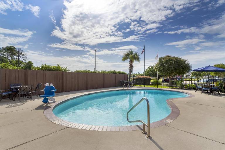 Best Western Plus Executive Hotel & Suites — photo 5