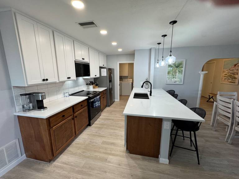 Children-friendly lovely house with private pool | Pets are welcome — photo 3