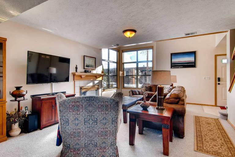 Cozy Mountain Getaway with Hot Tub, Spacious Deck & All-Season Fun Awaits! — photo 4