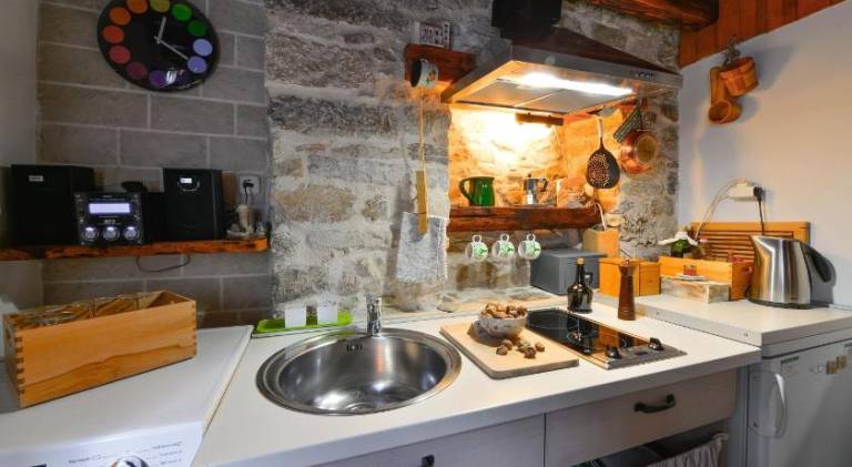 Apartment with terrace | Near Diocletian's Palace | Pets are welcome — photo 4