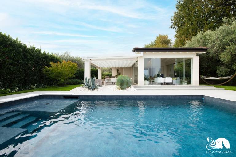 Child-friendly wonderful villa with yard, barbecue & private pool | Pets allowed — photo 4