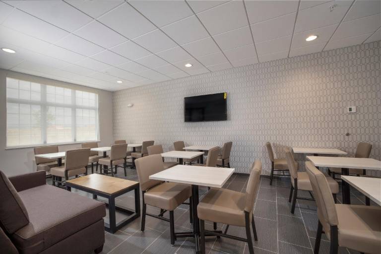 Microtel Inn & Suites by Wyndham Loveland — photo 4