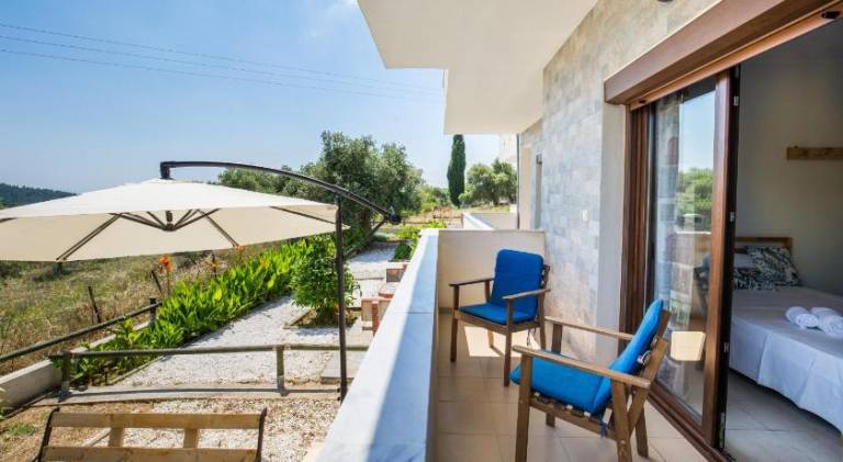 Villa with 2 rooms for 5 persons — photo 2
