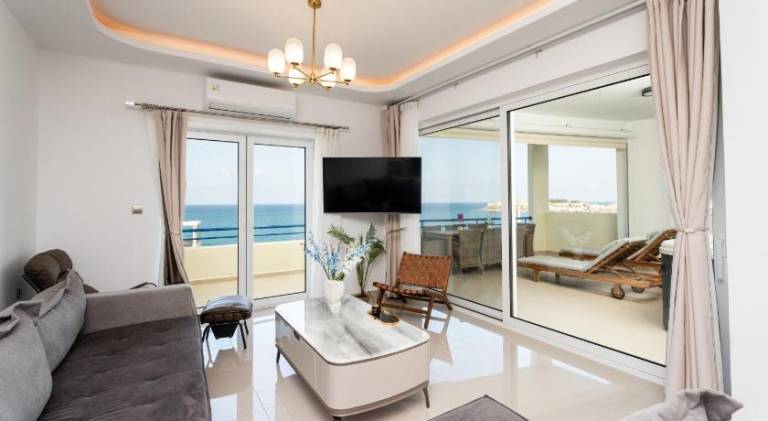 Fully equipped wonderful apartment with patio & jacuzzi | Next to the beach | Dogs allowed — photo 2