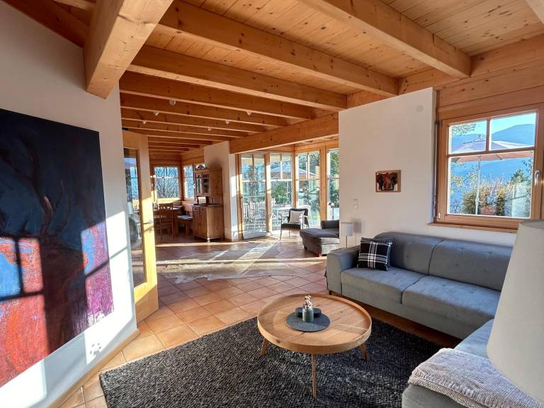 House with patio — photo 2