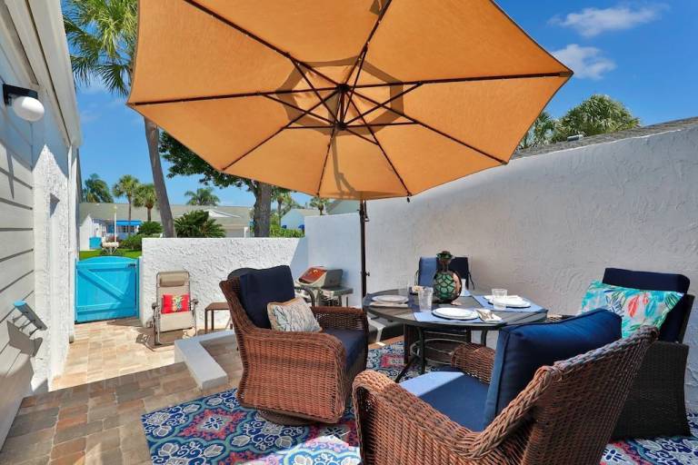 House with pool & terrace — photo 3