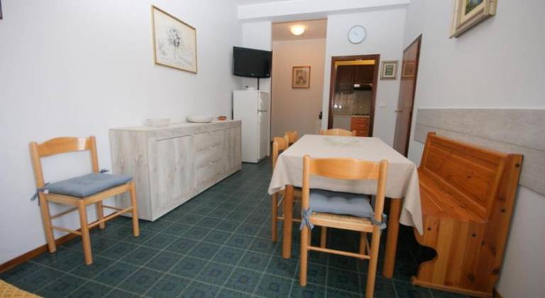 Rental apartment with 1 room for 6 persons — photo 4