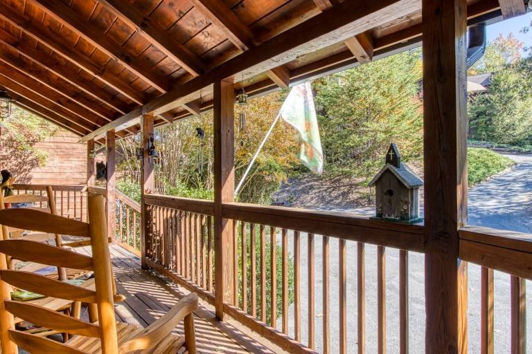 Family-oriented nice cabin with private pool | Pet-friendly — photo 2