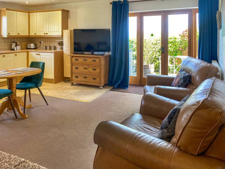 Children-friendly pleasant cottage with hot tub, garden & BBQ | Pet-friendly — photo 5