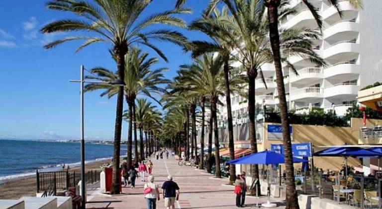 Holiday apartment with patio in Marbella