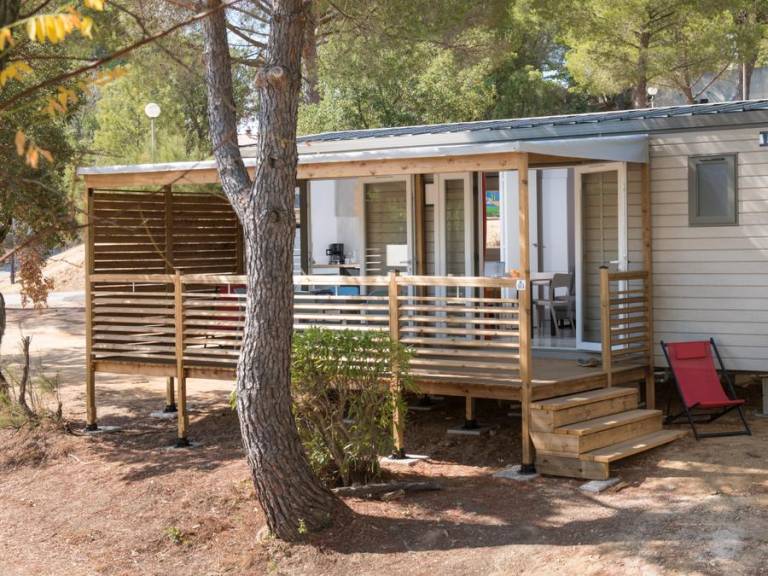 Family-friendly mobile home with terrace, heated pool & grill | Dogs allowed — photo 4