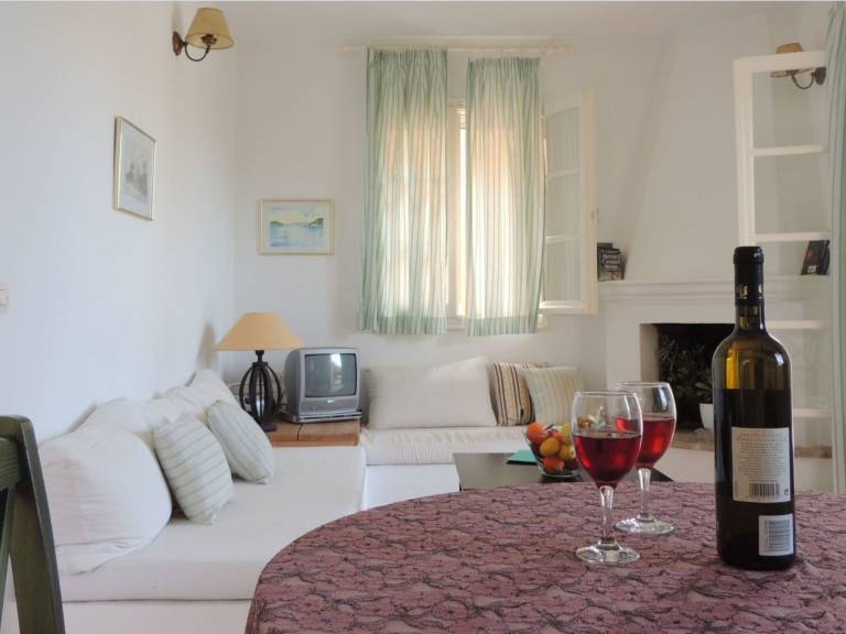 Beautiful apartment with barbeque, pool & yard | Dogs allowed — photo 5