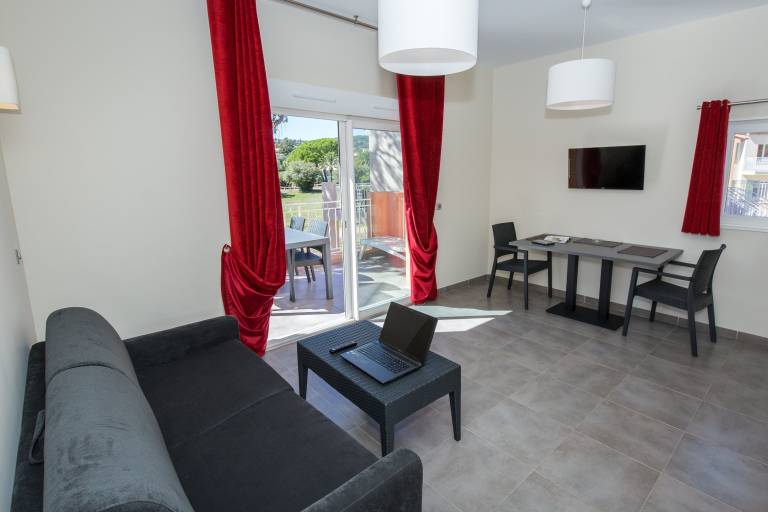 Children-friendly condo with terrace & pool | Close to the beach | Pets allowed — photo 2
