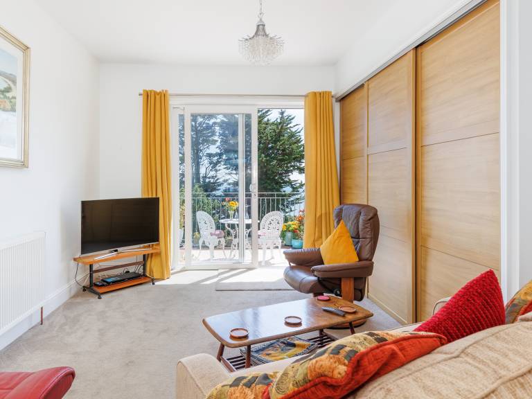 Family-oriented wonderful cottage with garden | Beach view | Pets are welcome — photo 4