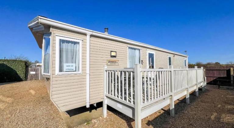 6 Berth Pet Friendly Caravan By Hunstanton Beach, Norfolk Ref 13012L in Hunstanton