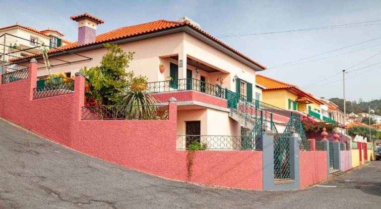 House with terrace, barbeque & yard | Good for workation | Pets are welcome in Funchal