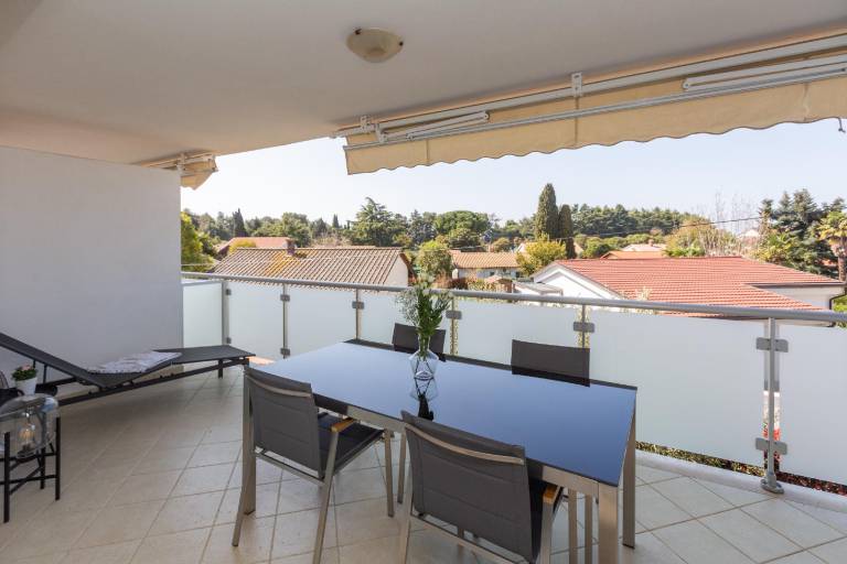 Holiday apartment with patio — photo 4