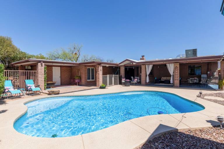 House  Enchanted Hills