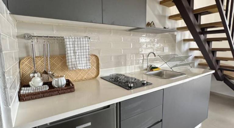 Serviced apartment with terrace & pool — photo 5