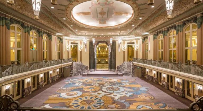 Hilton Cincinnati Netherland Plaza — photo 2