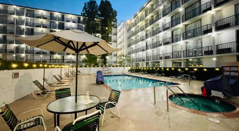 Glendale Express Hotel — photo 3