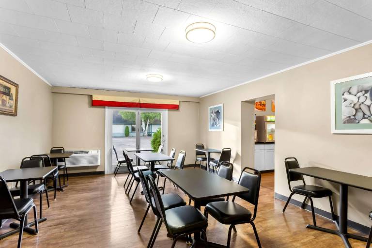 Quality Inn & Suites Gorham Riverside — photo 5