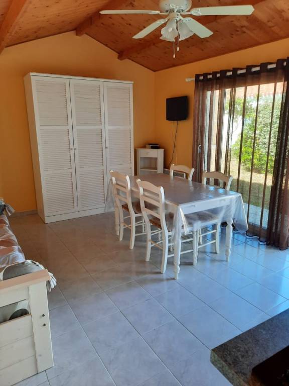 House with garden & patio — photo 2