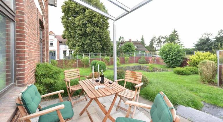 Kanalvilla - Urlaub am Nord-Ostseekanal - zwei Ferienwohnungen im Angebot- eine im Dachgeschoss und — photo 3