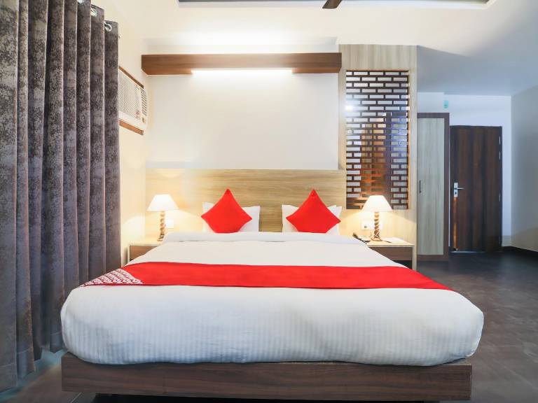 Capital O 19968 Hotel Gulmohar Grand