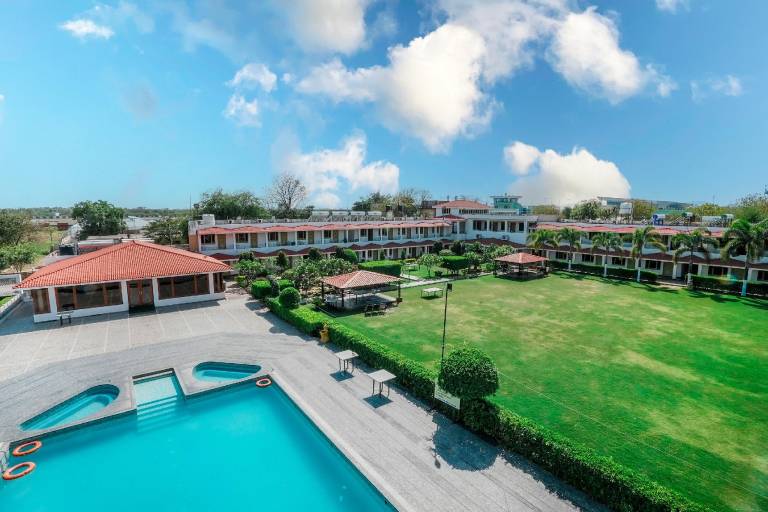 Rupis Resort near Udaipur Airport — photo 2